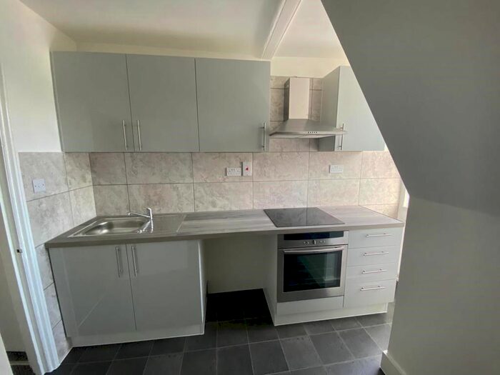1 Bedroom Flat To Rent In Tooting High Street, Tooting, London, SW17