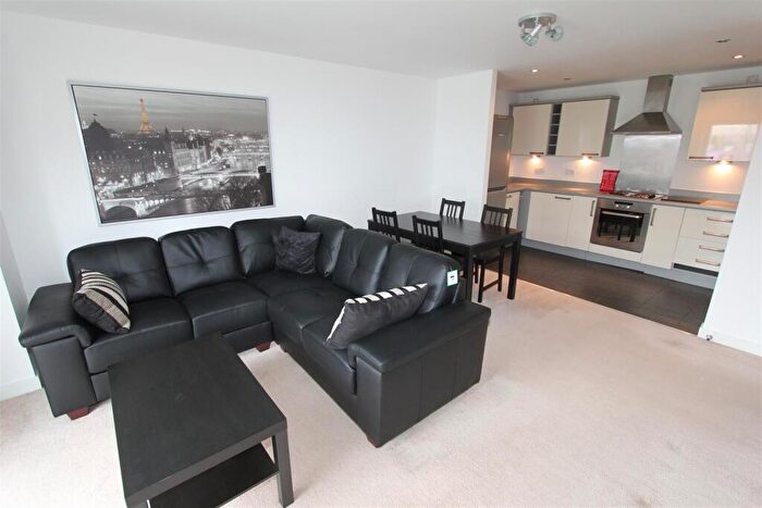 2 Bedroom Flat To Rent In Bouverie Court, Leeds, LS9