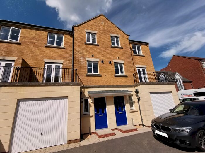 3 Bedroom Property To Rent In Ordinance Way, Ashford, TN23