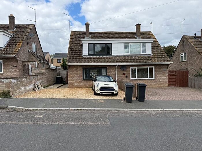2 Bedroom Semi Detached House For Sale In Latham Road, Oundle, Peterborough, PE8