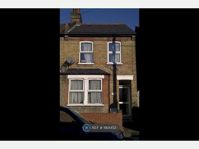 4 Bedroom End Of Terrace House To Rent In Stanley Road, Hounslow, TW3