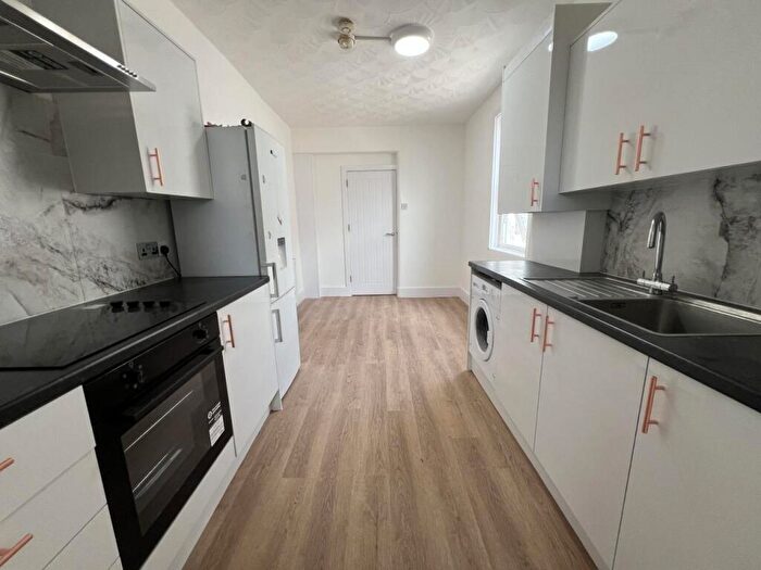 2 Bedroom Flat To Rent In Stanley Road, IG1