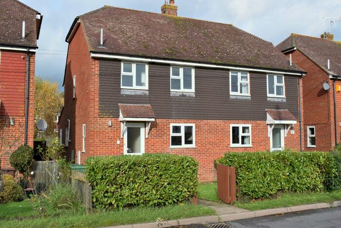 3 Bedroom Semi-Detached House To Rent In Meadow Way, Marden, Tonbridge, TN12