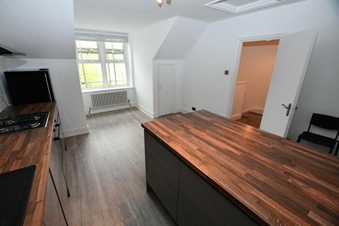 2 Bedroom Apartment To Rent In Selhurst Road, London, SE25