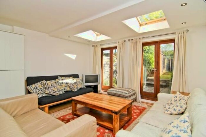 5 Bedroom Terraced House To Rent In Cottage Grove, Clapham, SW9