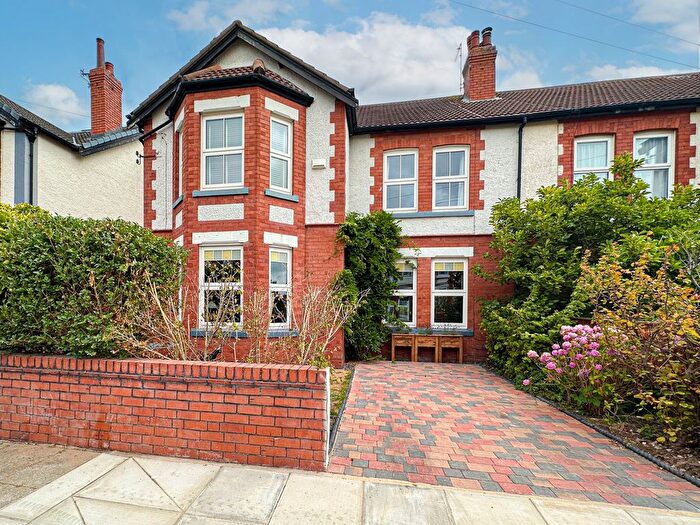6 Bedroom Semi-Detached House For Sale In Kings Avenue, Wirral, CH47