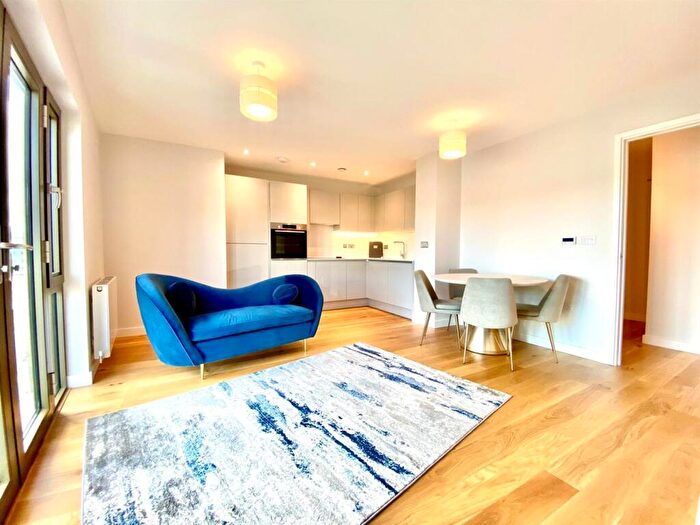 2 Bedroom Apartment To Rent In Rope Walk, Wapping Wharf, Bristol, BS1