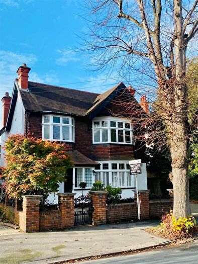 5 Bedroom Detached House For Sale In Mayfield Road, South Sutton, SM2