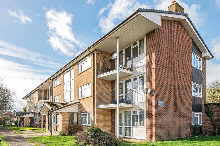 2 Bedroom Flat For Sale In Woodwicks, Maple Cross, WD3