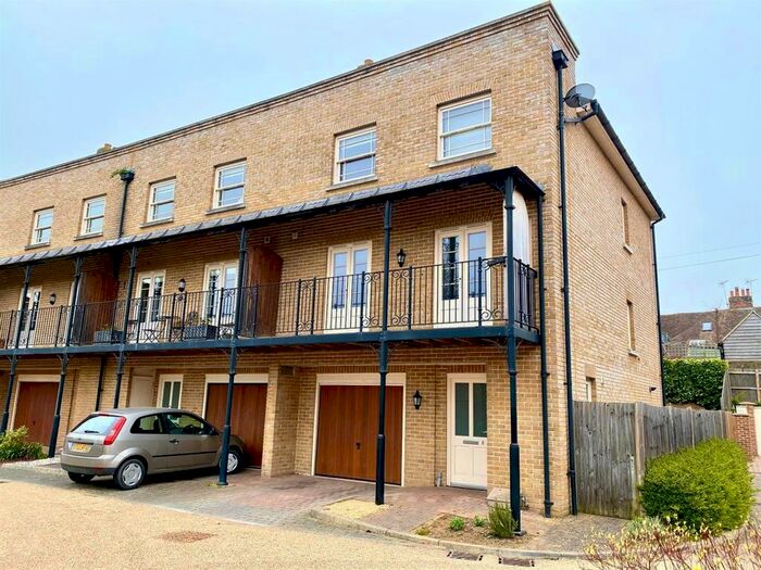 4 Bedroom Terraced House To Rent In Goldings Wharf, Belvedere Road, Faversham, ME13