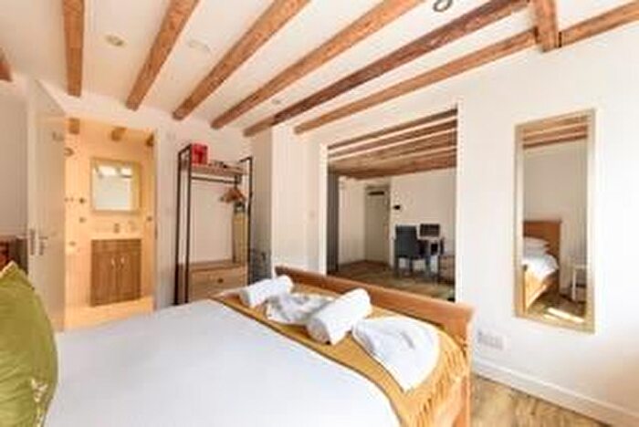 1 Bedroom Flat For Sale In Banbury, Oxfordshire, OX16