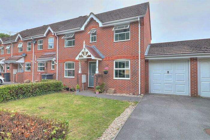 3 Bedroom House To Rent In Tristram Close, Knightwood Park, Chandlers Ford, SO53