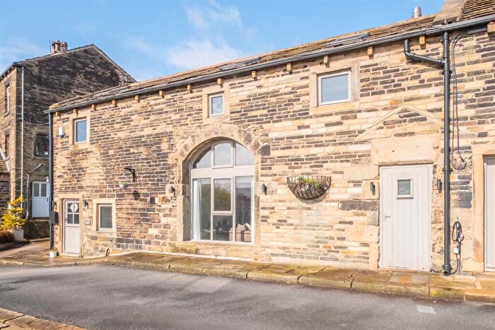 4 Bedroom Barn Conversion For Sale In Bank Royd Lane, Barkisland, Halifax, HX4