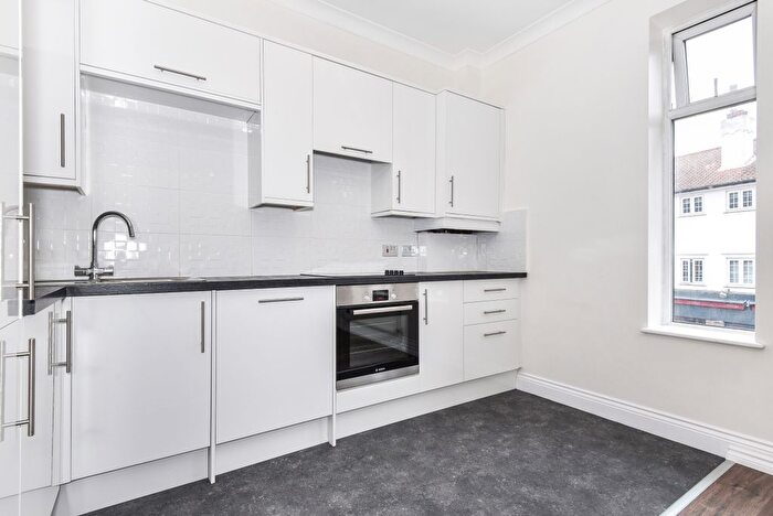 2 Bedroom Property To Rent In High Street, Beckenham, BR3