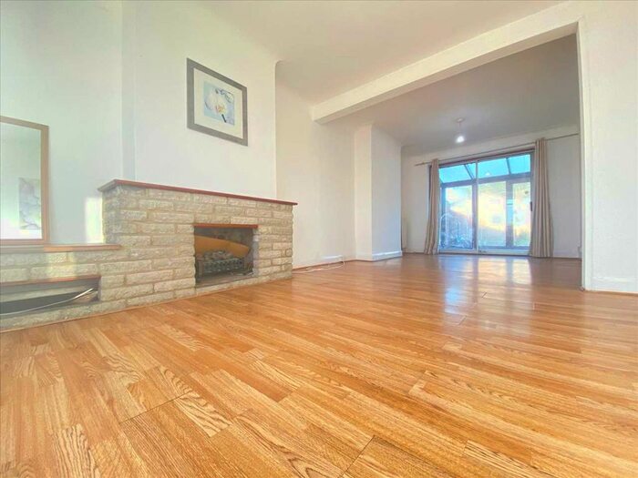 3 Bedroom Terraced House To Rent In Rosedene Avenue, Greenford, UB6