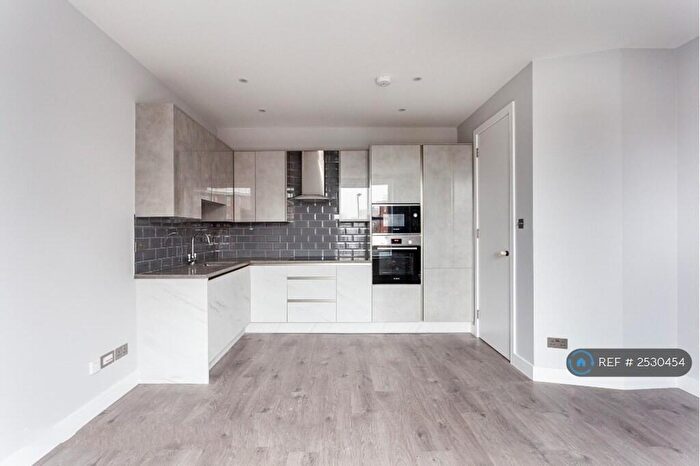 2 Bedroom Flat To Rent In Albion Road, London, N16