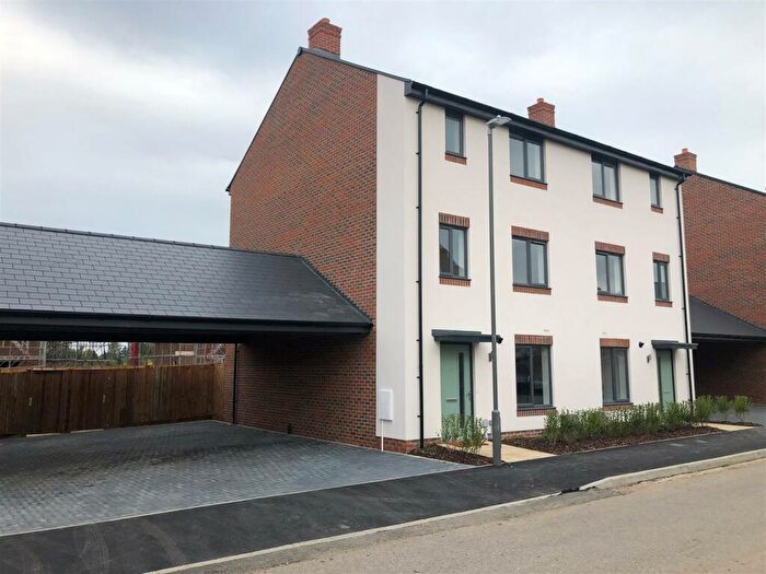 4 Bedroom Semi-Detached House To Rent In Kempster Way, Broughton, Aylesbury, HP22