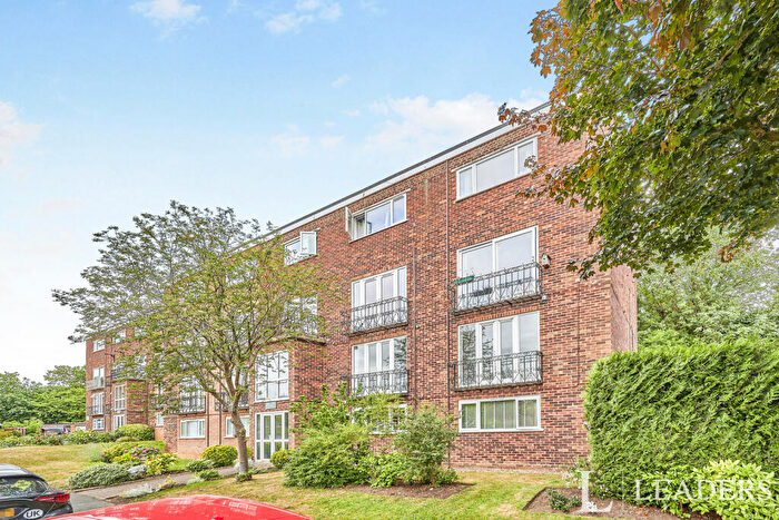2 Bedroom Flat To Rent In Grosvenor House, Stortford Hall Park, CM23