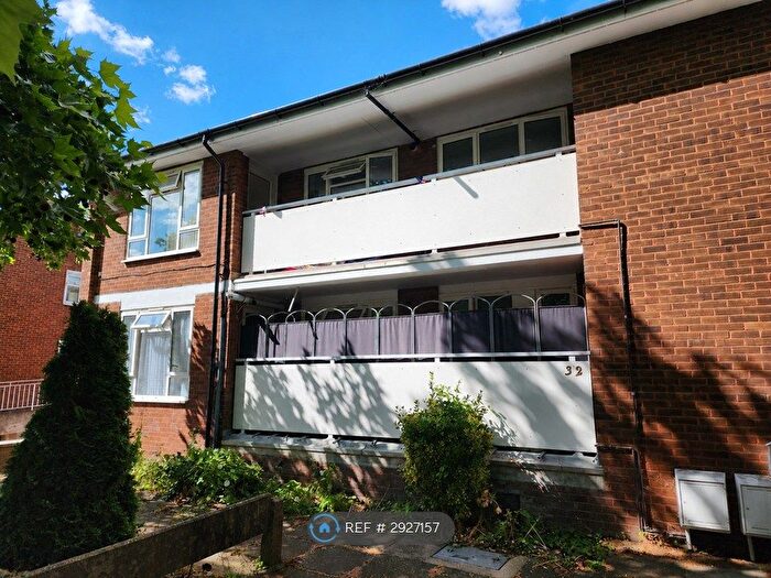 3 Bedroom Flat To Rent In Anglesea Road, Kingston Upon Thames, KT1