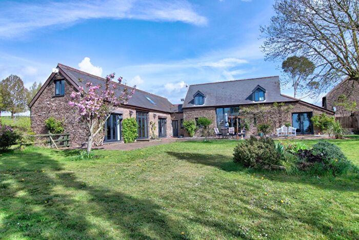 4 Bedroom Farm House For Sale In Newcastle, Monmouth, NP25