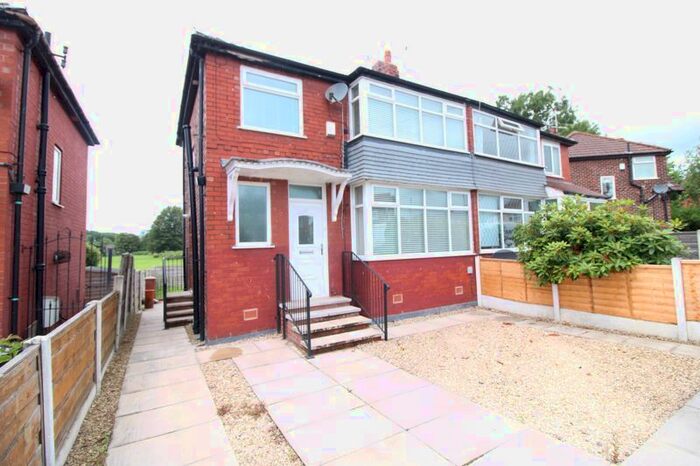 3 Bedroom Semi-Detached House To Rent In Heywood Road, Prestwich, Manchester, M25