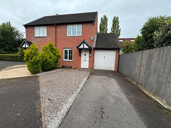 2 Bedroom Semi-Detached House To Rent In Simmons Field, Thatcham, RG18