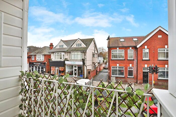 2 Bedroom Flat For Sale In Bargates, Christchurch, Dorset, BH23