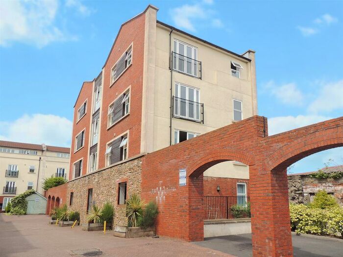2 Bedroom Flat To Rent In Waterloo Road, St. Philips, Bristol, BS2