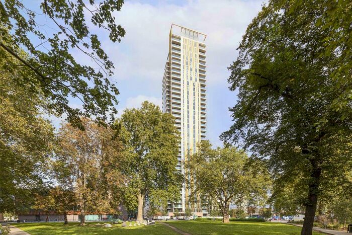 3 Bedroom Flat To Rent In St. Gabriel Walk, London, SE1