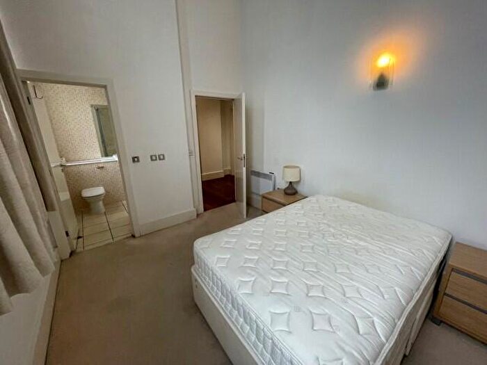 2 Bedroom Apartment To Rent In Holly Street, Sheffield, S1