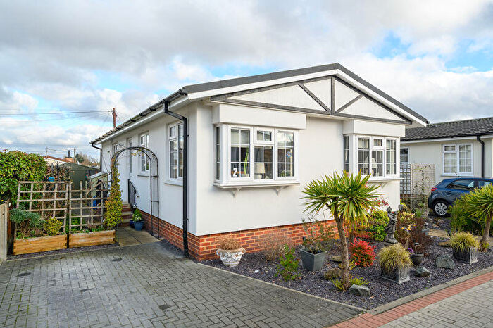 2 Bedroom Park Home For Sale In Weybridge Park Estate, Addlestone, KT15