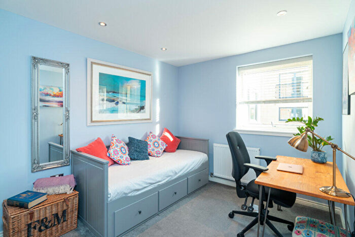 2 Bedroom Flat For Sale In Flat, Hatters Lane, Canonmills, EH7