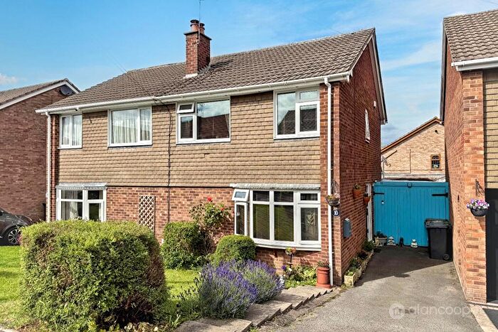 3 Bedroom Semi Detached House For Sale In Lingwood Drive, Stockingford, Nuneaton, CV10