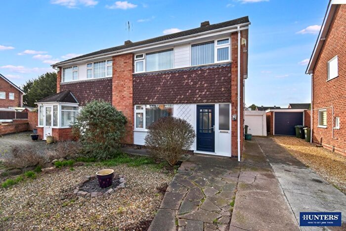 3 Bedroom Semi Detached House For Sale In Kenilworth Road, Wigston, LE18