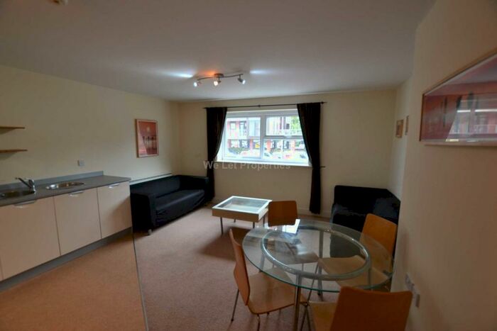 2 Bedroom Apartment To Rent In Slater House, Salford, M5