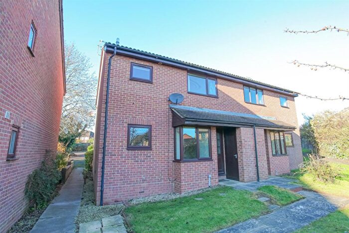 1 Bedroom Semi-Detached House To Rent In Clarendon Close, Abingdon, OX14