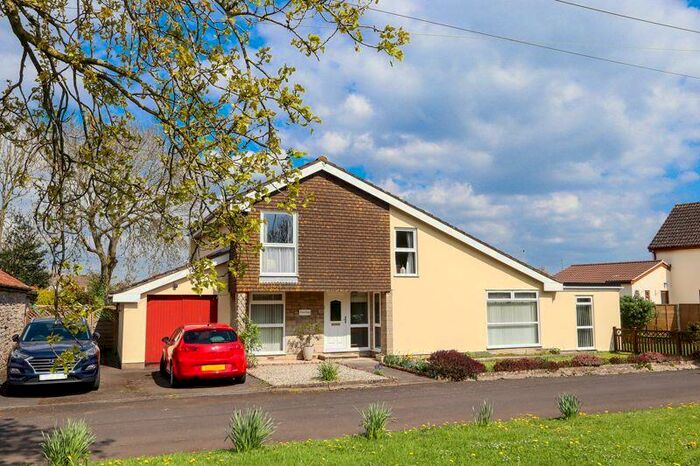 4 Bedroom Detached House For Sale In Kenn Road, Clevedon, BS21