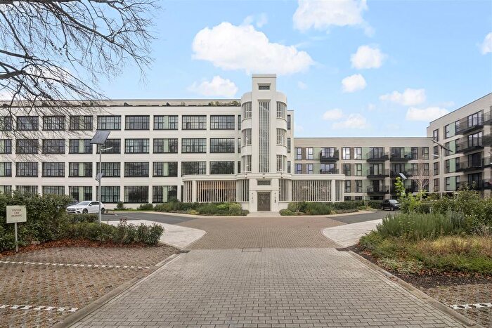 2 Bedroom Flat For Sale In Laurina Apartments, Carnation Gardens, UB3