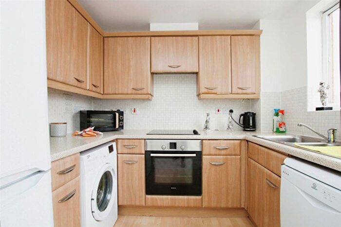 2 Bedroom Flat To Rent In Enstone Road, Acer Court, EN3
