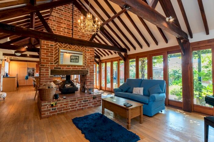 3 Bedroom Barn Conversion For Sale In Clintergate Road, Redenhall, Harleston, IP20