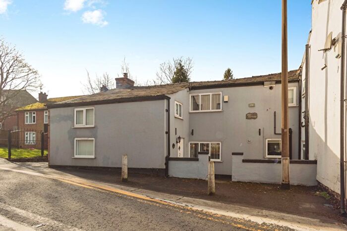 3 Bedroom Semi Detached House For Sale In Newmarket Road, Ashton-Under-Lyne, Lancashire, OL7