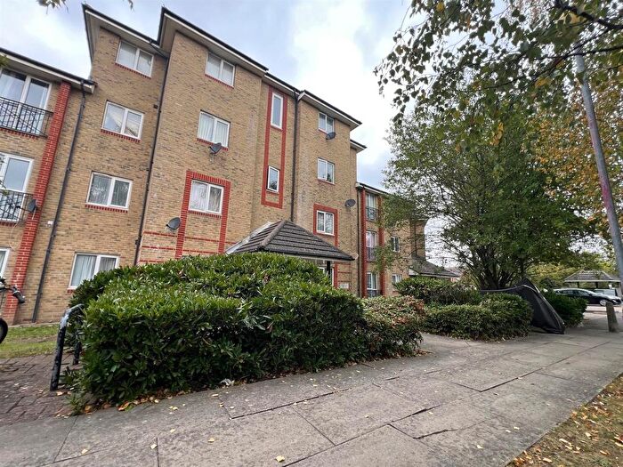 2 Bedroom Flat To Rent In Trafalgar Court, Marine Drive, Barking, IG11