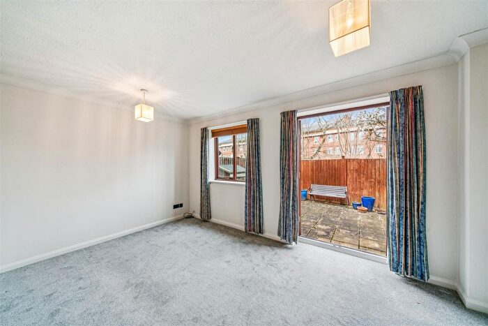 2 Bedroom End Terrace House To Rent In Waldeck Road, London, W4