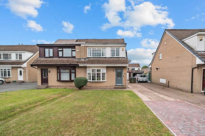 3 Bedroom Semi-Detached House For Sale In Folly Hall Close, Bradford, BD6