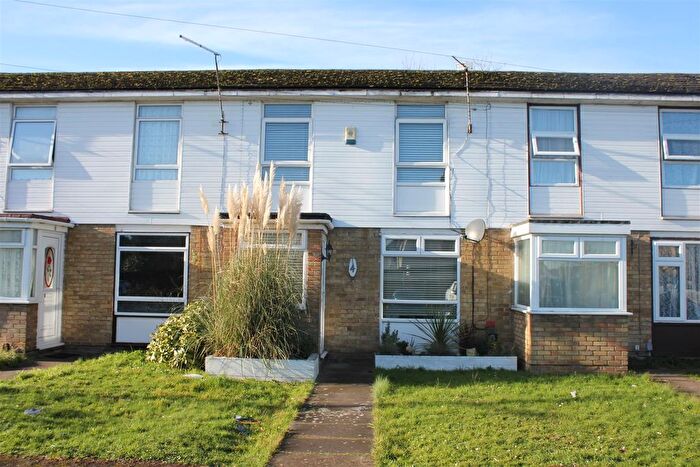 3 Bedroom Terraced House To Rent In Hogarth Close, Cippenham, Slough, SL1