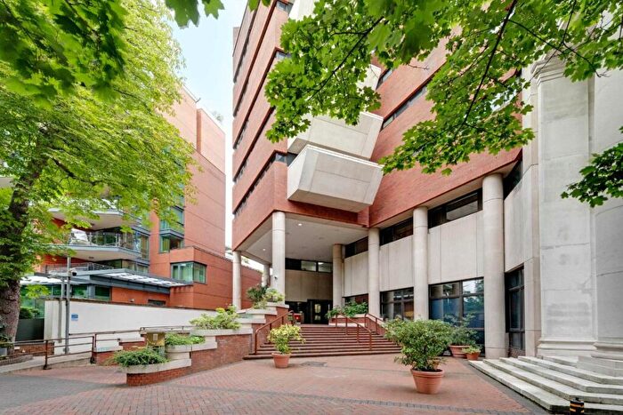 2 Bedroom Flat For Sale In St. Johns Wood Road, St John's Wood, NW8