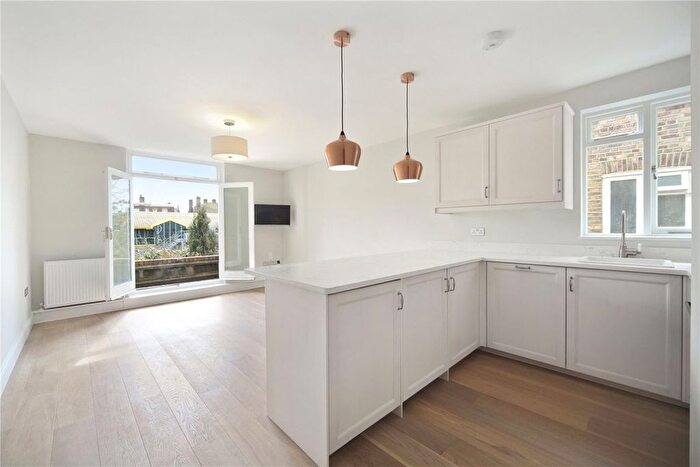 2 Bedroom Flat To Rent In Harvist Road, Queens Park, NW6