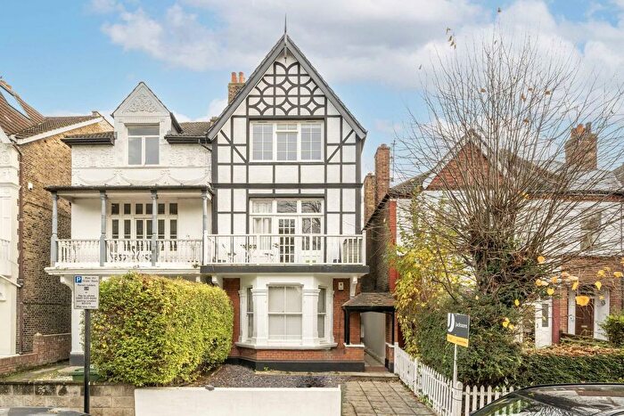 2 Bedroom Flat To Rent In Rastell Avenue, London, SW2