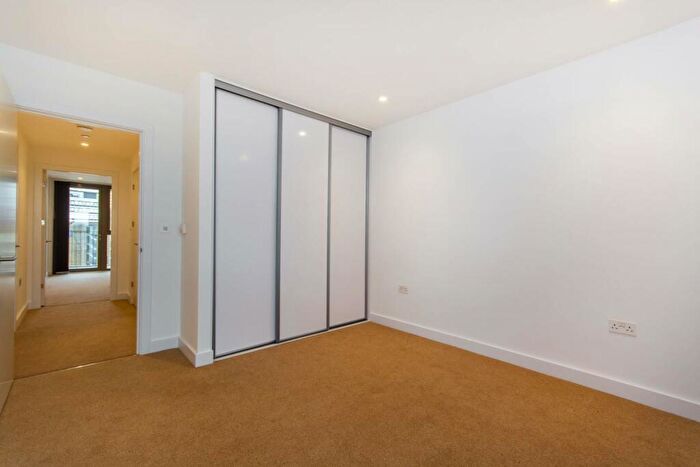 2 Bedroom Apartment To Rent In Caithnness Walk, Croydon, CR0