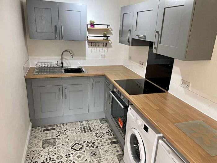 1 Bedroom Flat To Rent In Brunel Court, Walter Road, City Centre, Swansea, SA1